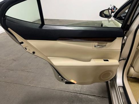 Used 2014 Lexus ES 350 w/ Luxury Package FWD image 20