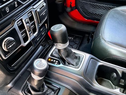 Used 2022 Jeep Gladiator Sport AWD/4WD image 15