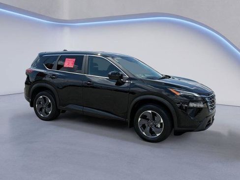 Certified 2026 Nissan Rogue SV FWD image 1