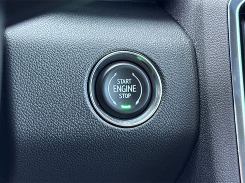 New 2025 GMC Acadia Elevation image 22