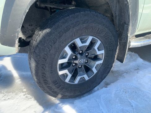 Used 2023 Toyota Tacoma TRD Off-Road image 8