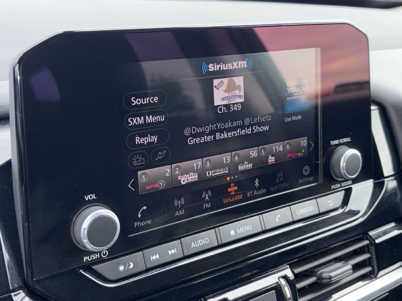 Certified 2025 Nissan Pathfinder SV FWD image 19