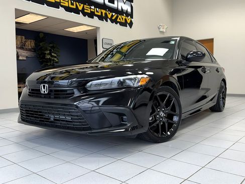 Used 2023 Honda Civic Sport image 2