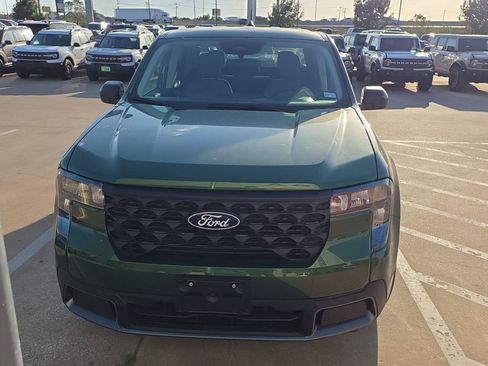 Used 2025 Ford Maverick XLT FWD image 5