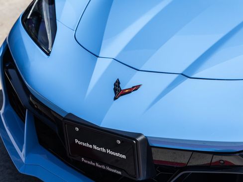 Used 2025 Chevrolet Corvette Z06 w/ Stealth Interior Trim Package RWD image 15