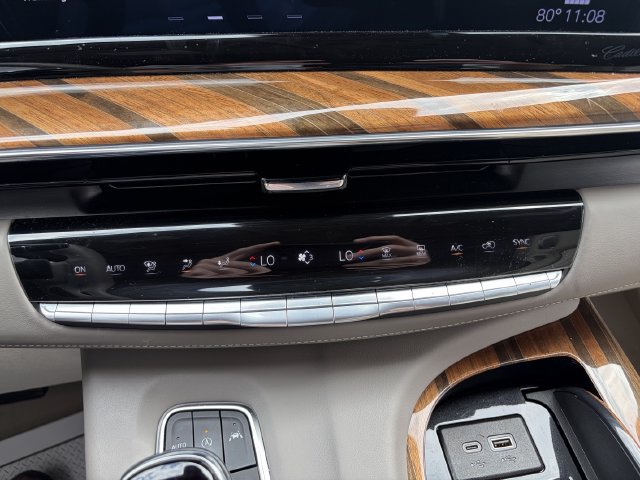 Used 2024 Cadillac Escalade Sport Platinum w/ LPO, ONYX Package AWD/4WD image 37