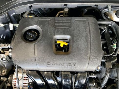 Used 2020 Hyundai Elantra SE FWD image 32
