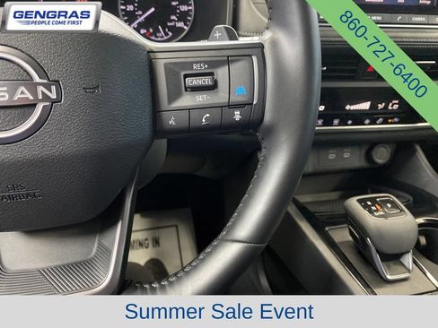Used 2025 Nissan Rogue SV AWD/4WD image 21