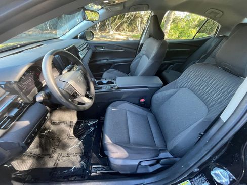 Used 2025 Toyota Camry LE image 25