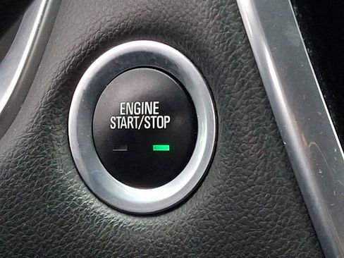 Used 2019 Chevrolet Traverse LT image 21