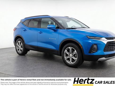 Used 2025 Chevrolet Blazer LT FWD image 1