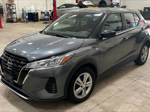Used 2024 Nissan Kicks S image 33
