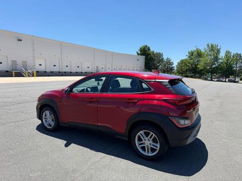Used 2023 Hyundai Kona SE FWD image 3