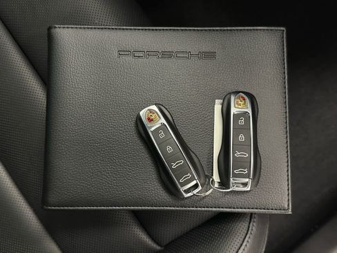 Used 2021 Porsche Taycan 4S w/ Premium Package AWD/4WD image 39