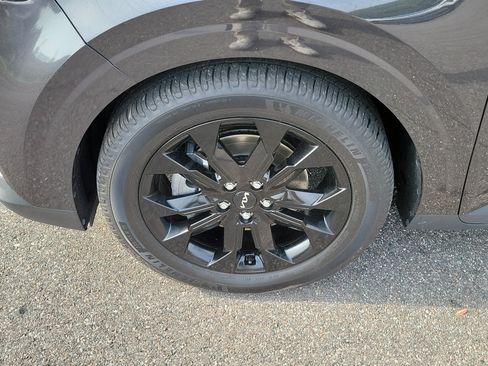 Used 2022 Kia Carnival SX FWD image 39