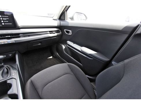 New 2026 Kia K4 FWD image 11