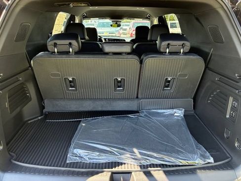 New 2026 Chevrolet Traverse High Country w/ LPO, Floor Liner Package AWD/4WD image 16