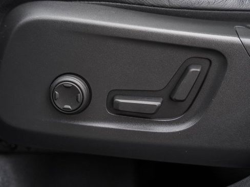 Certified 2023 Volvo XC40 B5 Plus w/ Protection Package Premier image 34