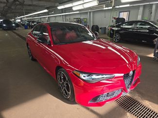 Used 2024 Alfa Romeo Giulia Veloce video 3