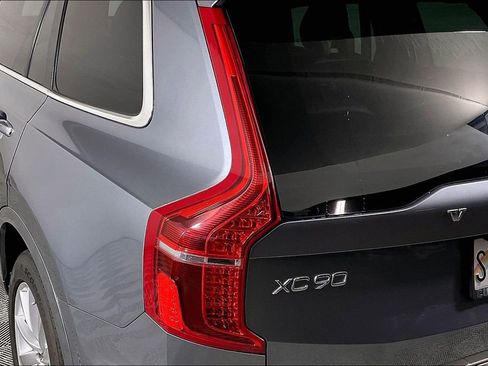 Used 2016 Volvo XC90 T6 Momentum w/ Momentum Plus Package AWD/4WD image 28