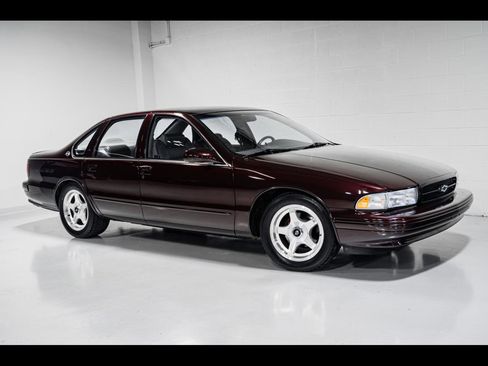 Used 1995 Chevrolet Impala SS image 1