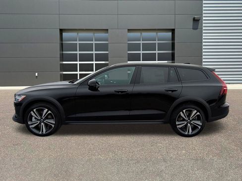 New 2026 Volvo V60 B5 Cross Country Plus w/ Protection Package Premier AWD/4WD image 4