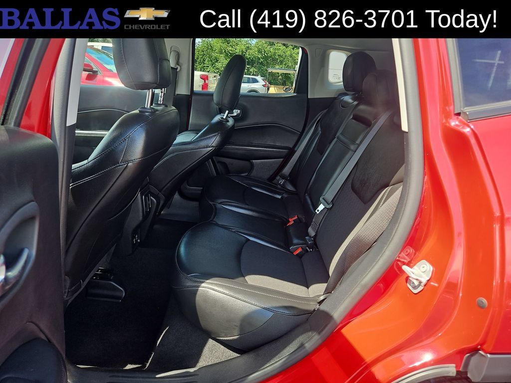 Used 2019 Jeep Compass Latitude FWD image 25