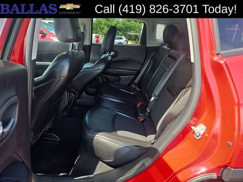 Used 2019 Jeep Compass Latitude FWD image 25