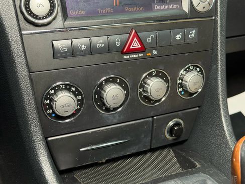 Used 2010 Mercedes-Benz SLK 300 SLK 300 Roadster 2D image 36