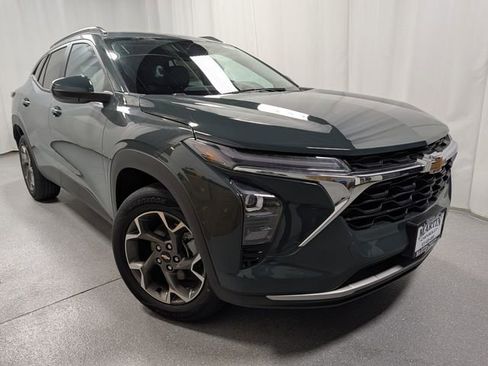 New 2026 Chevrolet Trax LT image 2