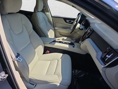 Used 2020 Volvo V60 T5 Cross Country w/ Protection Package AWD/4WD image 10