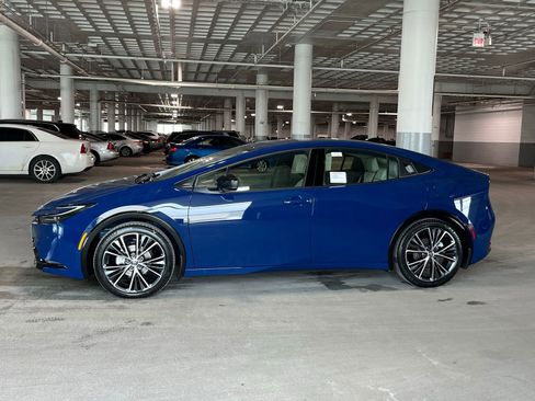 New 2026 Toyota Prius XLE FWD image 7