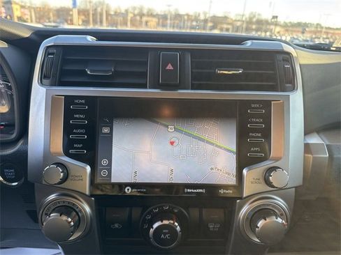 Used 2022 Toyota 4Runner SR5 Premium image 17