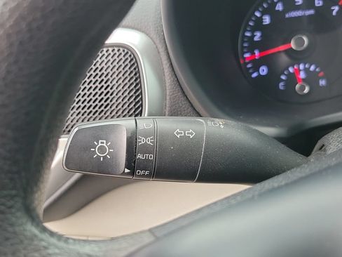 Used 2022 Kia Soul LX FWD image 19