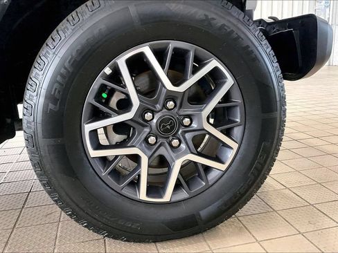 Used 2025 Jeep Wrangler Unlimited Sahara AWD/4WD image 32
