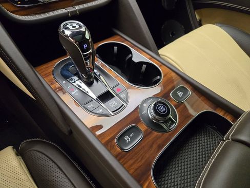 Certified 2021 Bentley Bentayga AWD/4WD image 42