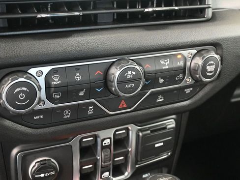 New 2026 Jeep Gladiator Sport AWD/4WD image 18