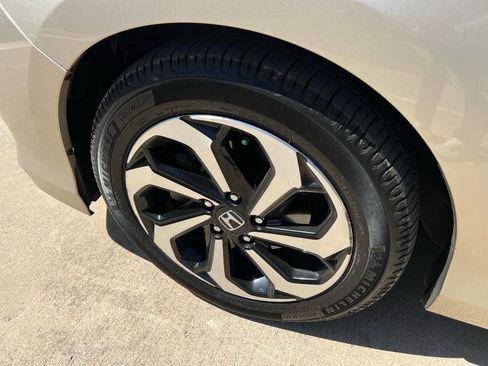 Used 2017 Honda Accord EX-L image 13