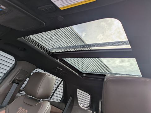 Used 2022 Ford Explorer King Ranch w/ Premium Technology Package image 21