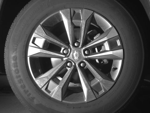 Used 2025 Chevrolet Equinox LT FWD image 13