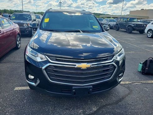 Used 2020 Chevrolet Traverse LT AWD/4WD image 2