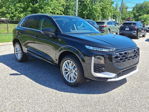 New 2026 Audi Q3 quattro 2.0T AWD/4WD image 2