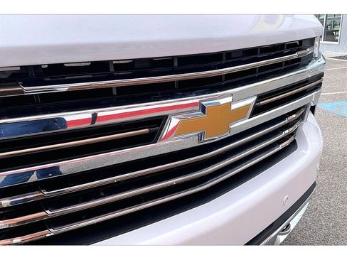 Used 2022 Chevrolet Silverado 1500 High Country AWD/4WD image 32