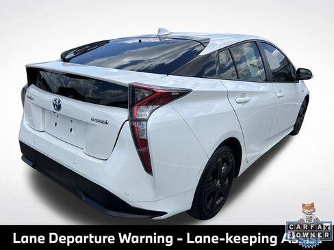 Used 2018 Toyota Prius Four Touring w/ Premium Convenience Package FWD image 8