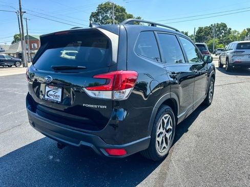 Used 2019 Subaru Forester Premium w/ All-Weather Package AWD/4WD image 8