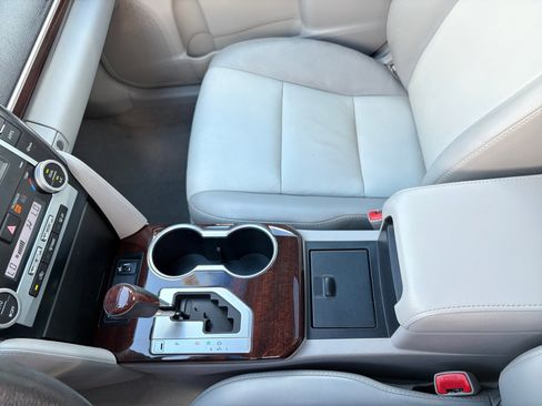 Used 2012 Toyota Camry XLE w/ Leather Pkg FWD image 26