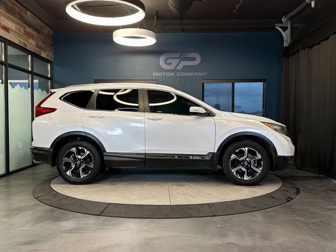 Used 2019 Honda CR-V Touring image 2