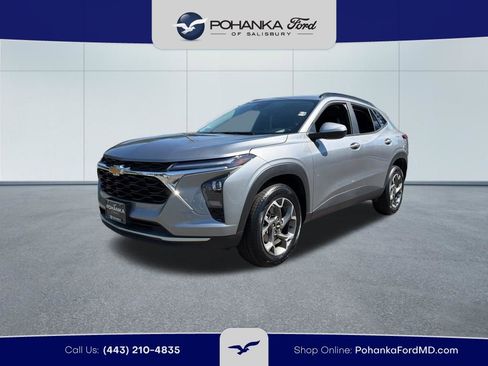 Used 2025 Chevrolet Trax LT w/ LT Convenience Package FWD image 2
