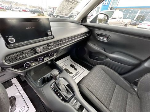 Used 2023 Honda HR-V LX image 16