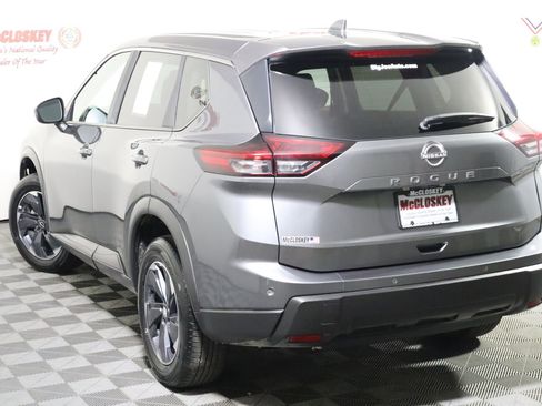 Used 2025 Nissan Rogue SV image 12